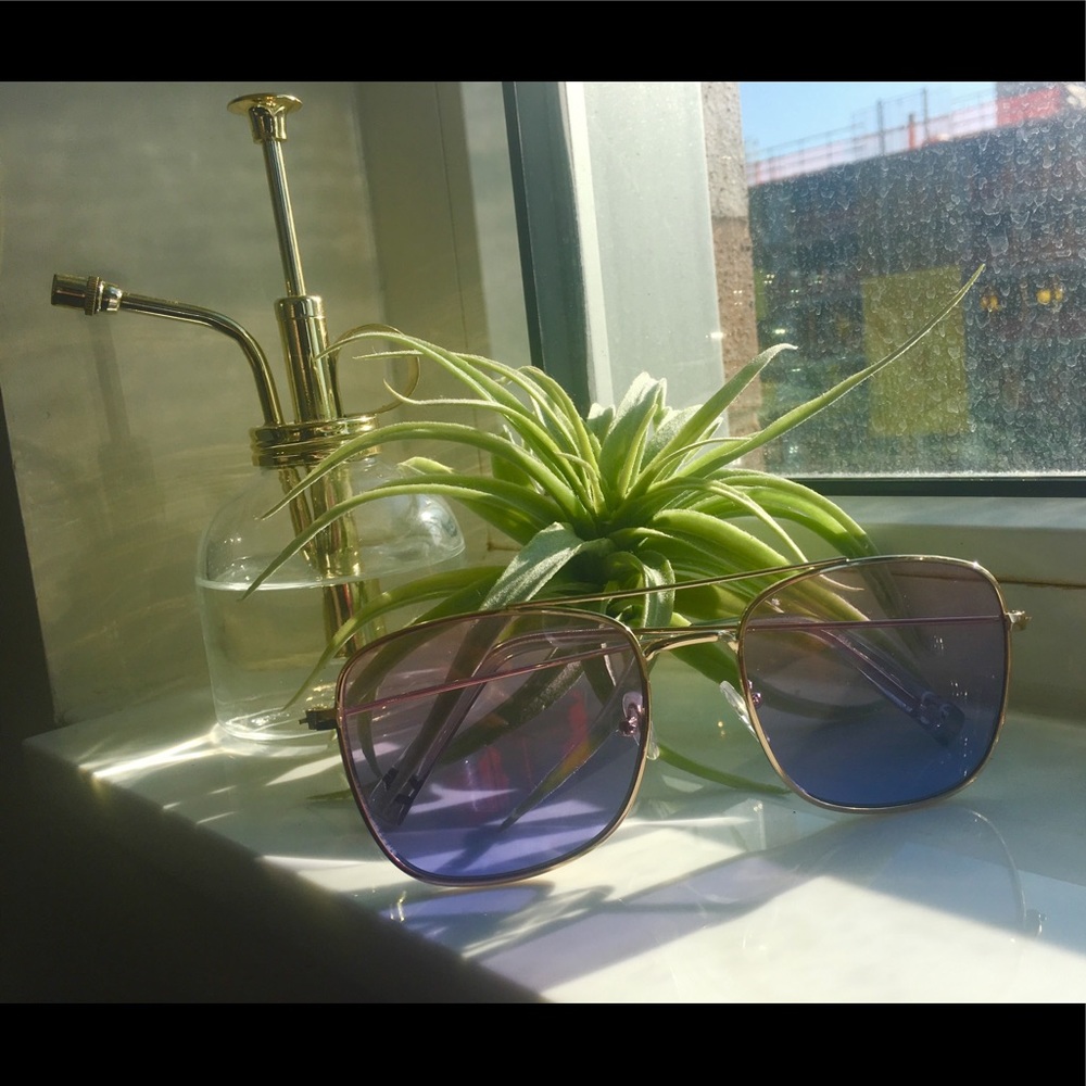 Sunglasses (purple)